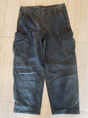 Uniqlo Black Cargo Jeans Pants with Side Utility Pockets - Size 30-33" Waist Men